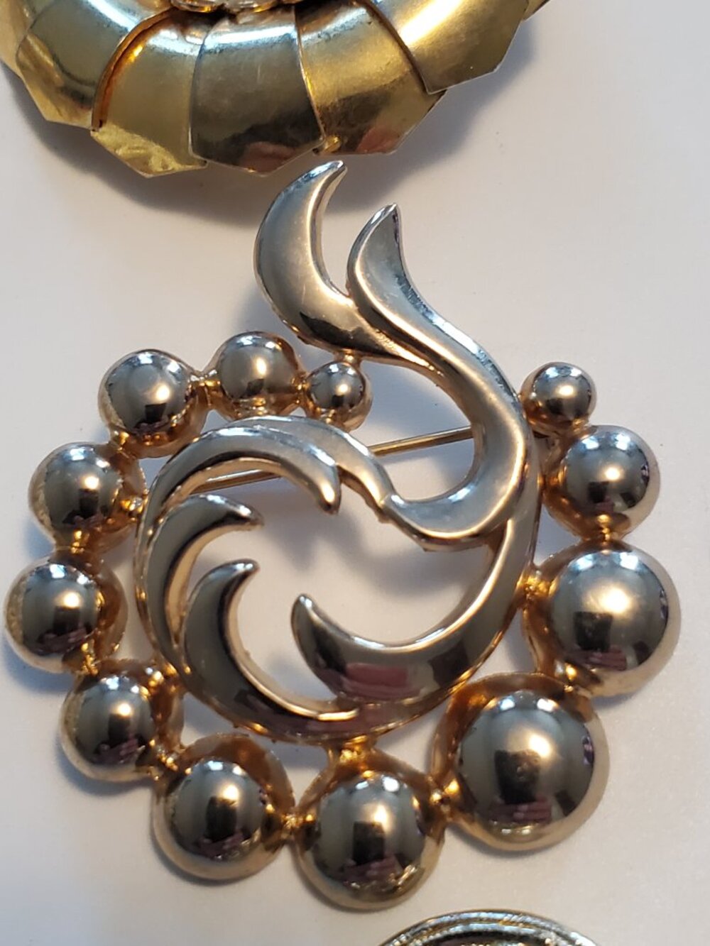 15 Brooches, items # A 2006 2020, wt. 252 grams. - Picture 12 of 14
